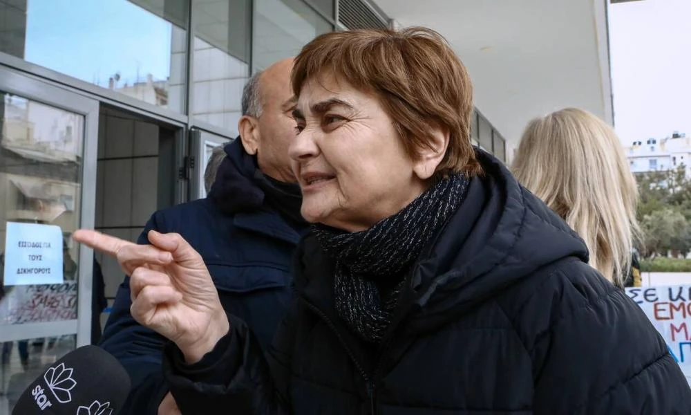 Δίκη Τοπαλούδη: Ξεσπά η μητέρα της-«Ζήτησε να την πάνε νοσοκομείο και την πέταξαν από τα 10 μέτρα»